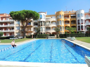 Apartment in Empuriabrava with balcony